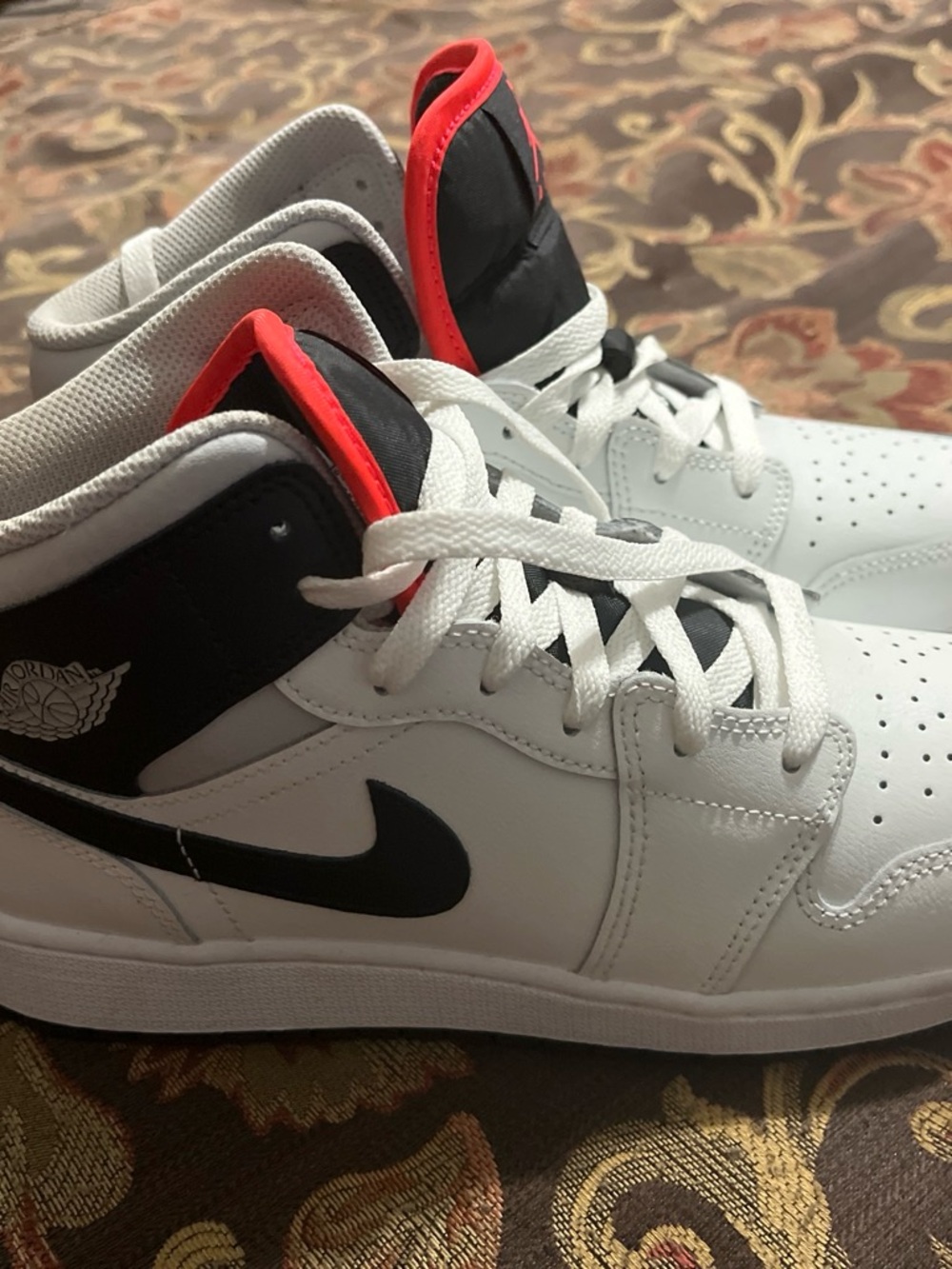 Nike White Black Red Mid-Top Sneakers